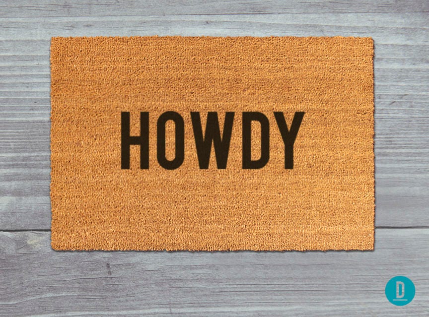 Howdy Doormat: Rustic Western Welcome Mat (Natural Coir, Latex)