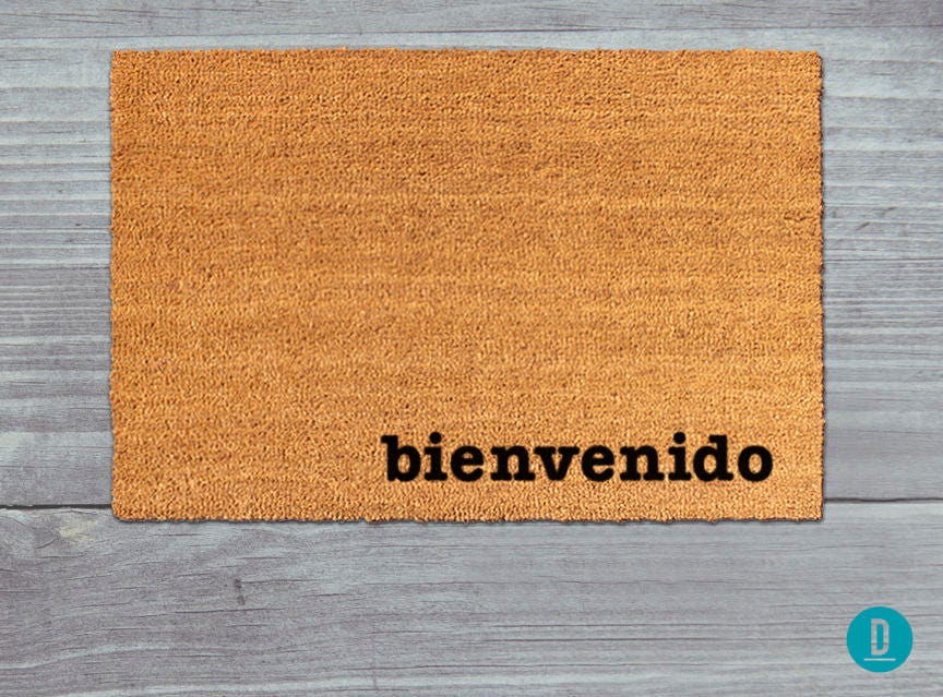Bienvenido Doormat: Spanish Welcome Mat (Coir Fiber, Outdoor)