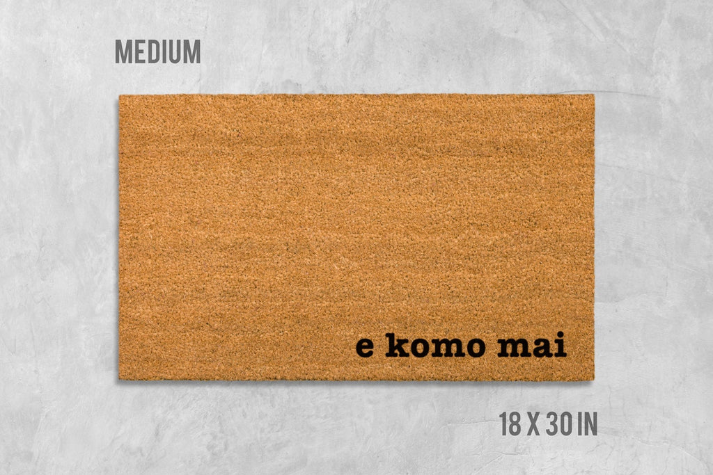 E Komo Mai Door Mat: Natural Coir, Latex Backing - Hawaiian Style