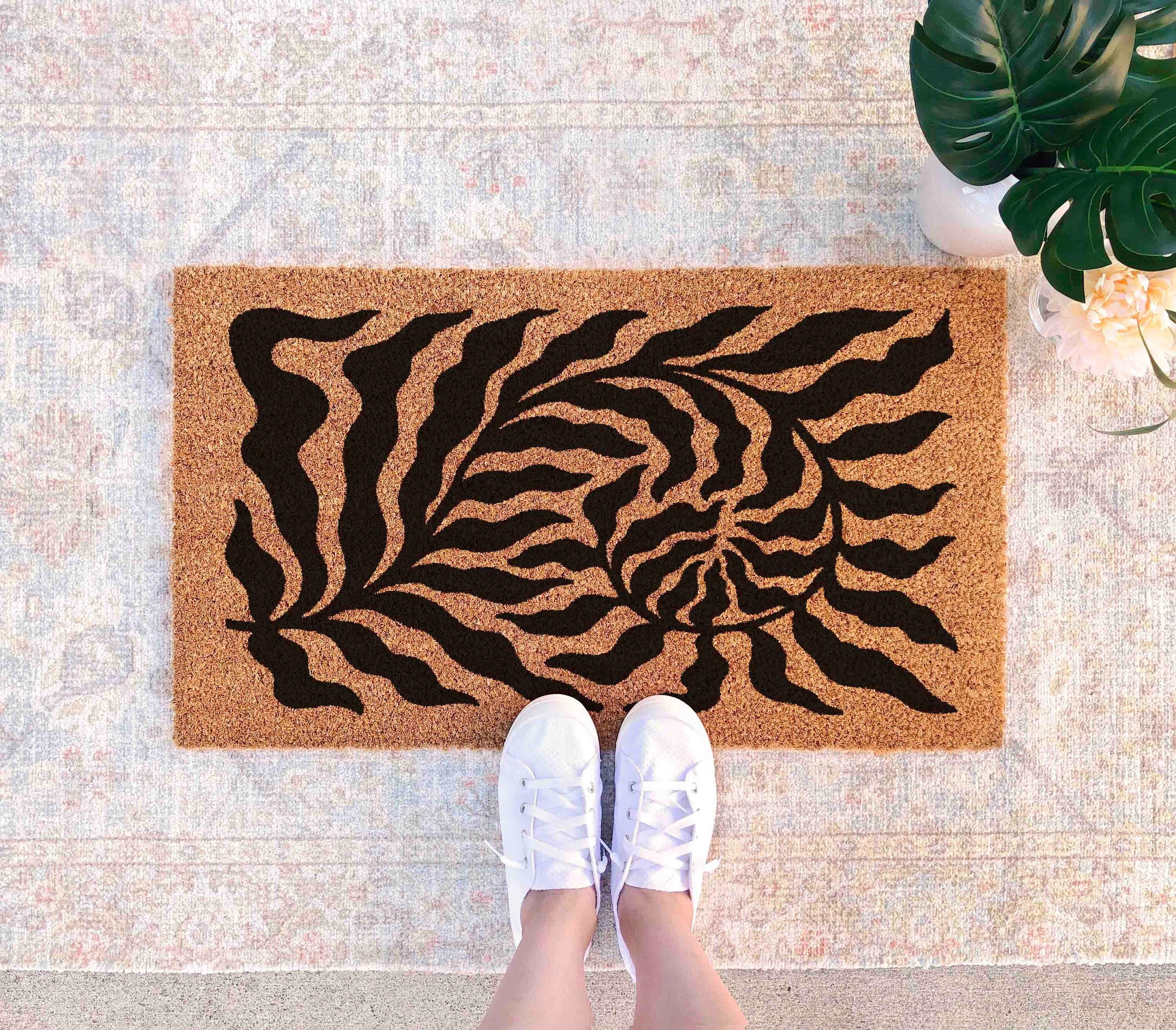 Custom Leaf Doormat: Floral Design - Minimalist Modern Style